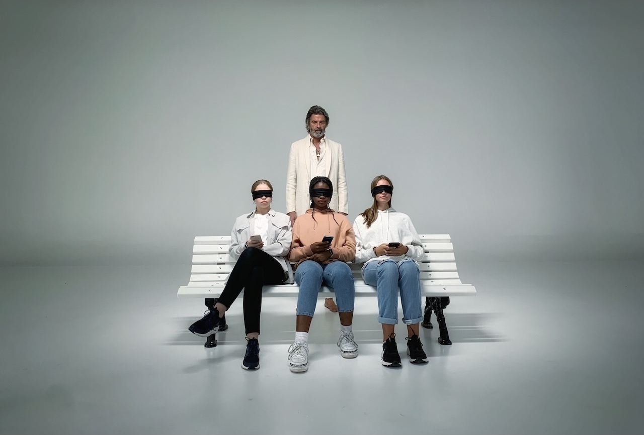 Cover image for The Mental Pandemic